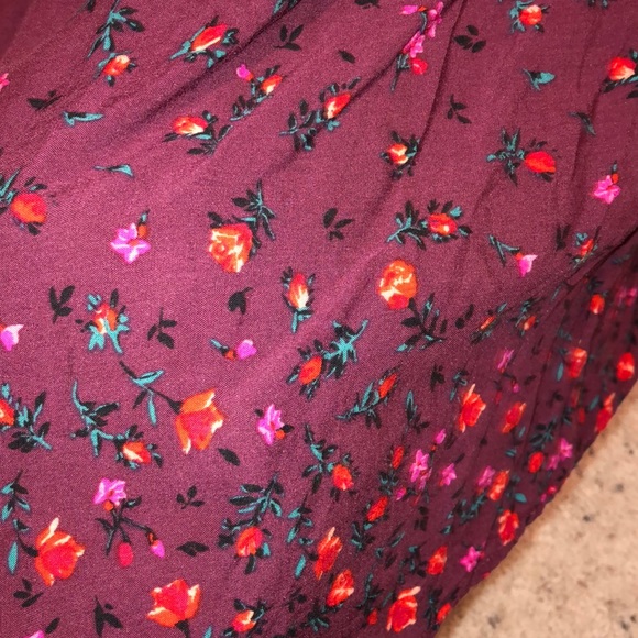 Maroon floral blouse - Picture 3 of 4